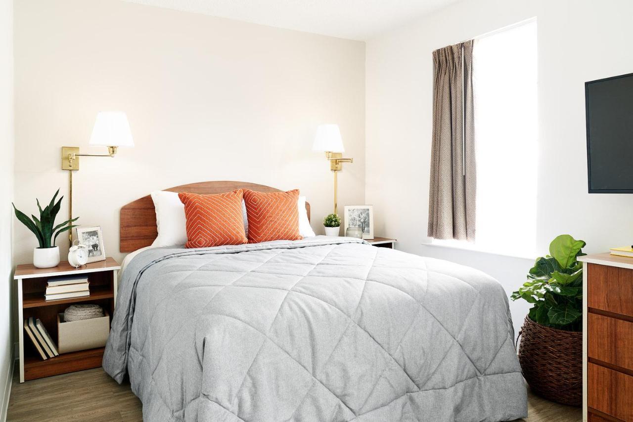 Intown Suites Extended Stay Indianapolis In -College Park Michigan Road Indianápolis Exterior foto